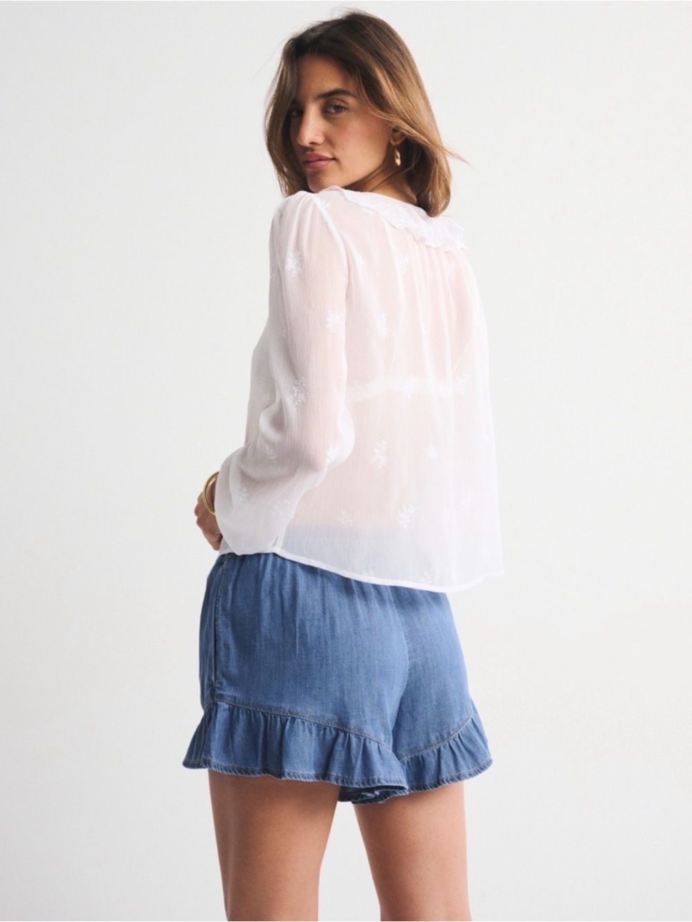 Abercrombie & Fitch Light Blue Denim Drawstring Ruffle Shorts - Picture 3 of 6